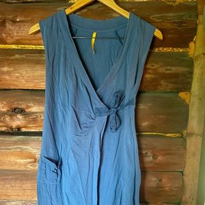 Wrap dress with pocket and bow